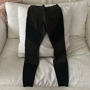 Women’s Nike dri-fit olive green workout leggings size M